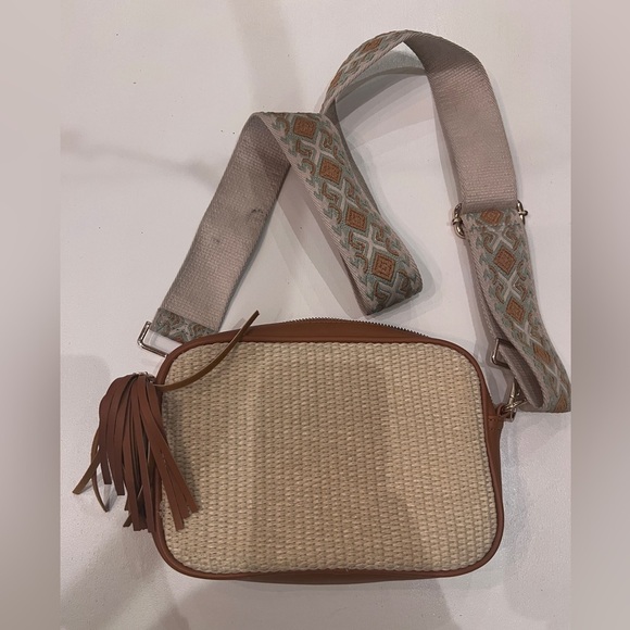 Ahdorned straw vegan leather small crossbody bag - Picture 2 of 10